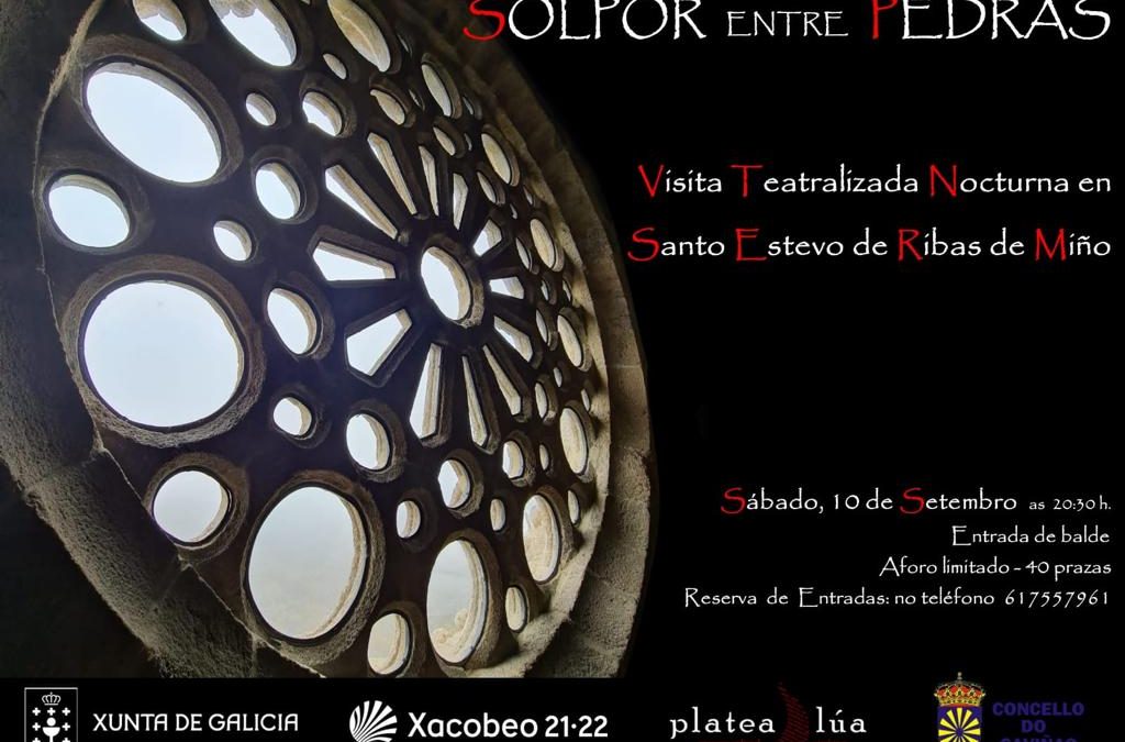 Puesta de sol entre piedras